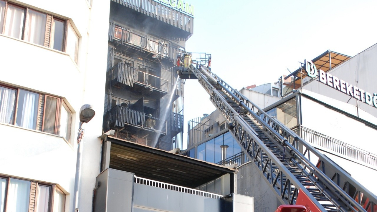 İstanbul'da 7 katlı otelde yangın