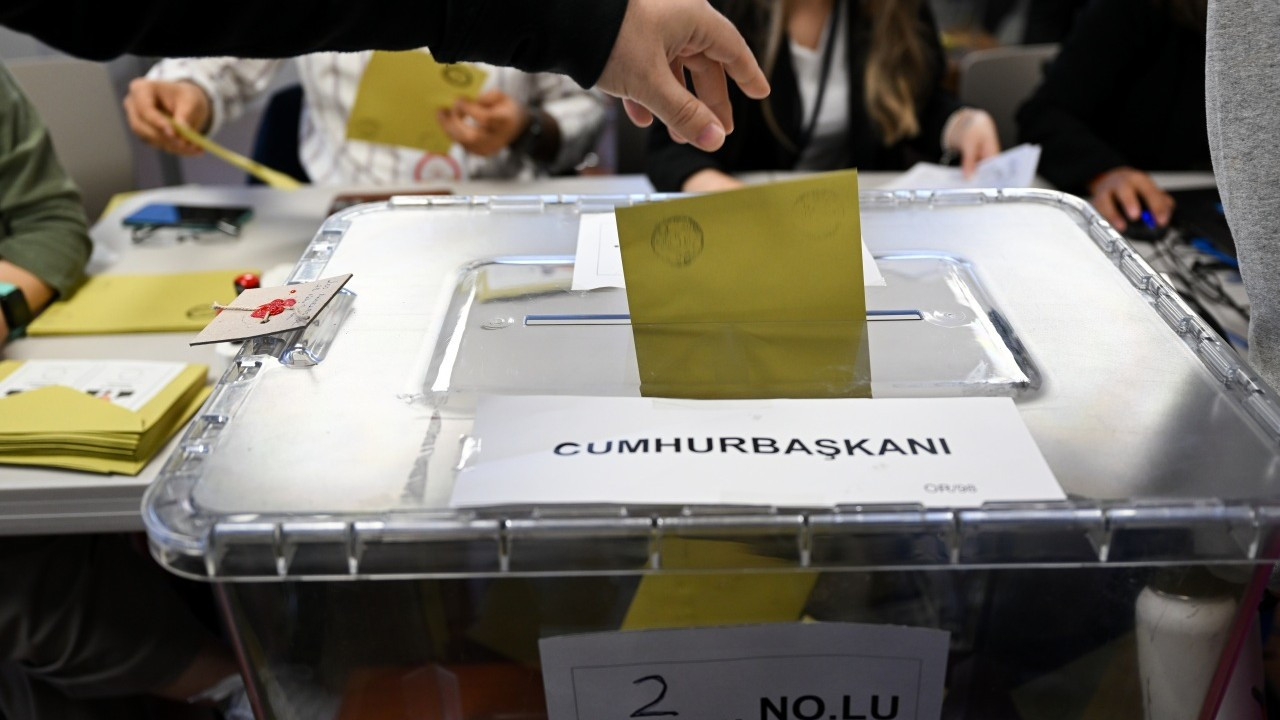 Yurt dışı ve gümrüklerde kullanılan oy sayısı 1,9 milyonu aştı