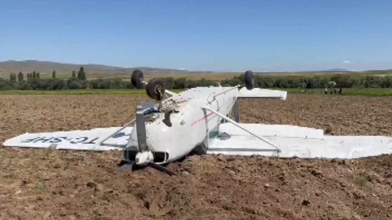 Sivil eğitim uçağı zorunlu iniş yaptı: 2 yaralı