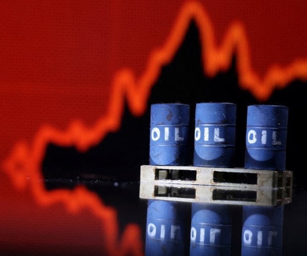 Petrol bir yılın zirvesine geldi