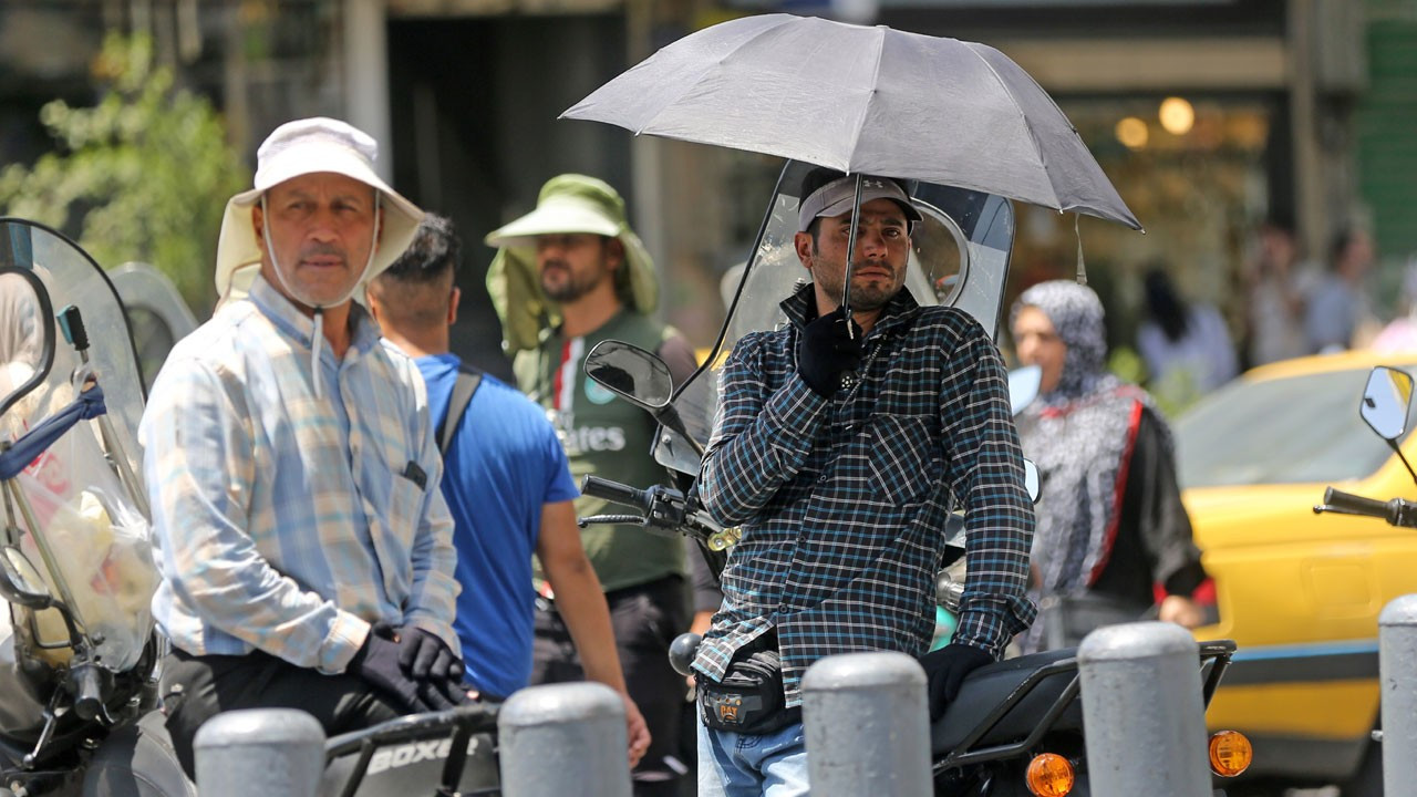 İran’da hava sıcaklığı 50 dereceyi aştı