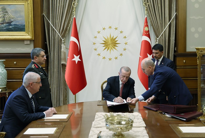 Erdoğan, Yüksek Askeri Şura (YAŞ) toplantısında alınan kararları onayladı.