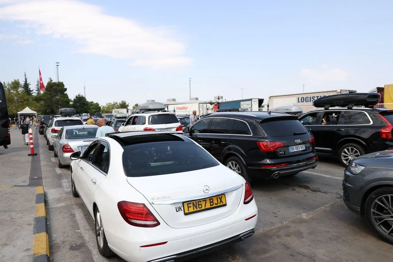 Türkiye'den bagajları dolu dönüyorlar