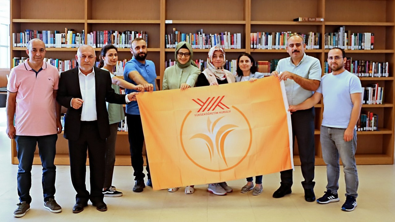 GTÜ Kütüphanesi'ne ‘Turuncu Bayrak’ ödülü