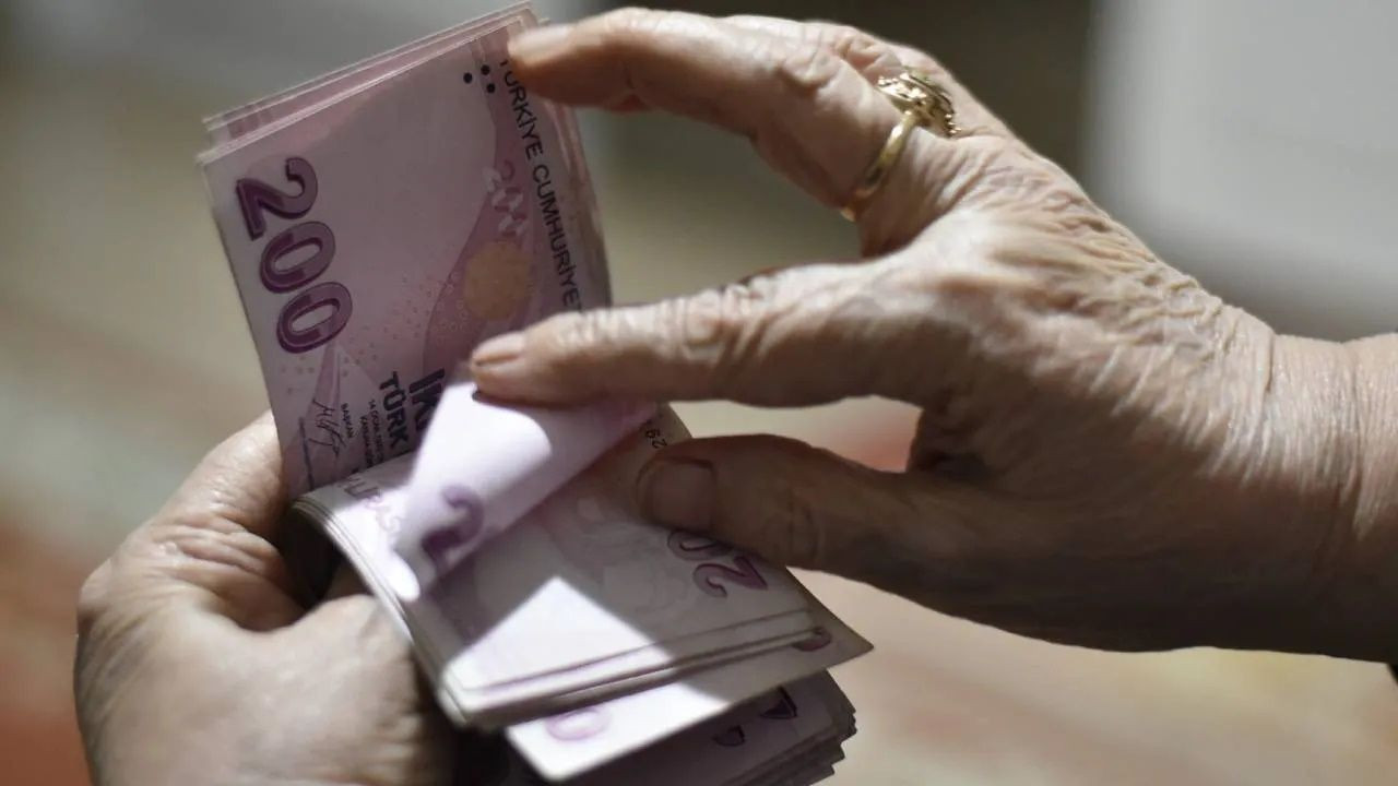 Emekliye ek zam yapılacak mı? AK Partili isim açıkladı!