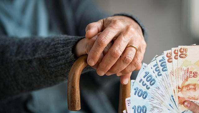 Emekliye ek zam yapılacak mı? AK Partili isim açıkladı!