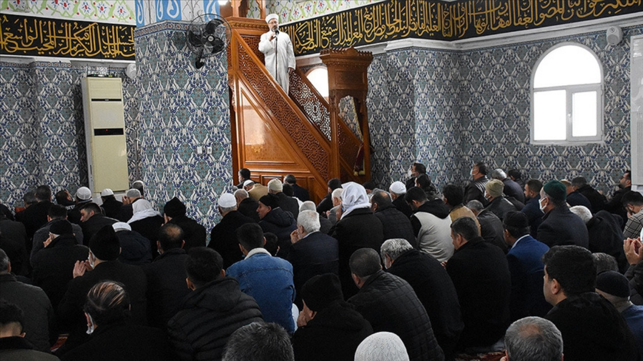 17 Mayıs 2024 Cuma hutbesi konusunu Diyanet yayımladı: "Ailemiz: Huzur Ve Güven Kaynağımız"