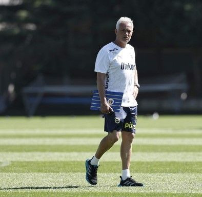 Mourinho onu yere göğe koyamadı...  Flaş açıklamalar: 'Umarım maaşları ödeyebilirler'