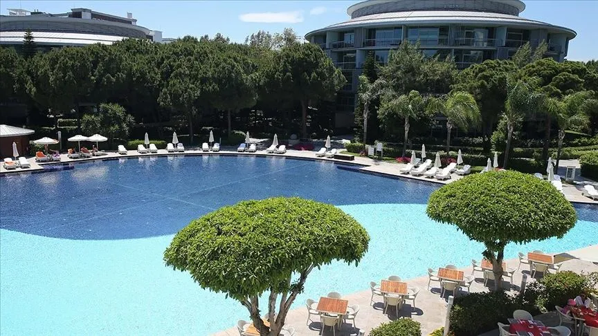 Pahalılık yerli ve yabancı turisti kaçırdı, oteller boş kaldı