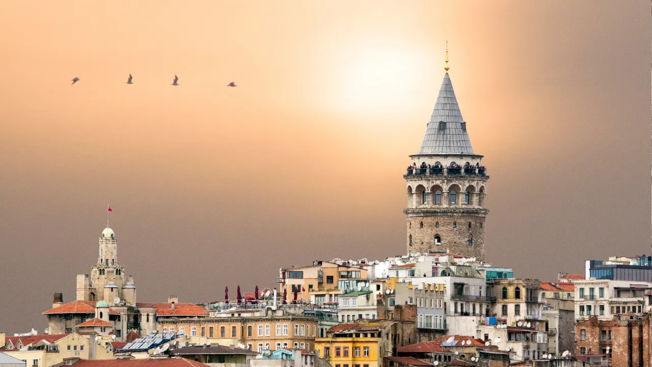 AKOM uyardı! İstanbul'da hava ısınıyor, bu saatlerde ve bu günlerde çıkmayın!