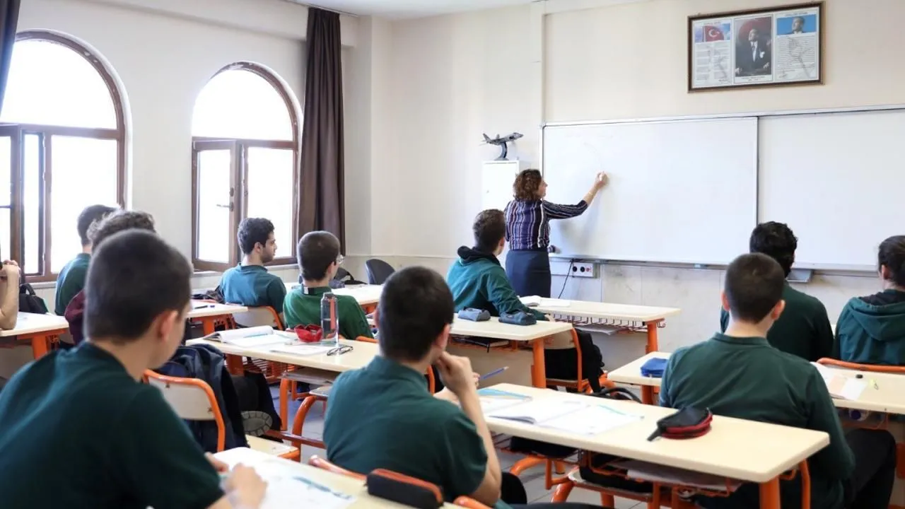 Özel liselerde yüzde 300'ü aşan zam görüldü: İşte güncel fiyatlar...