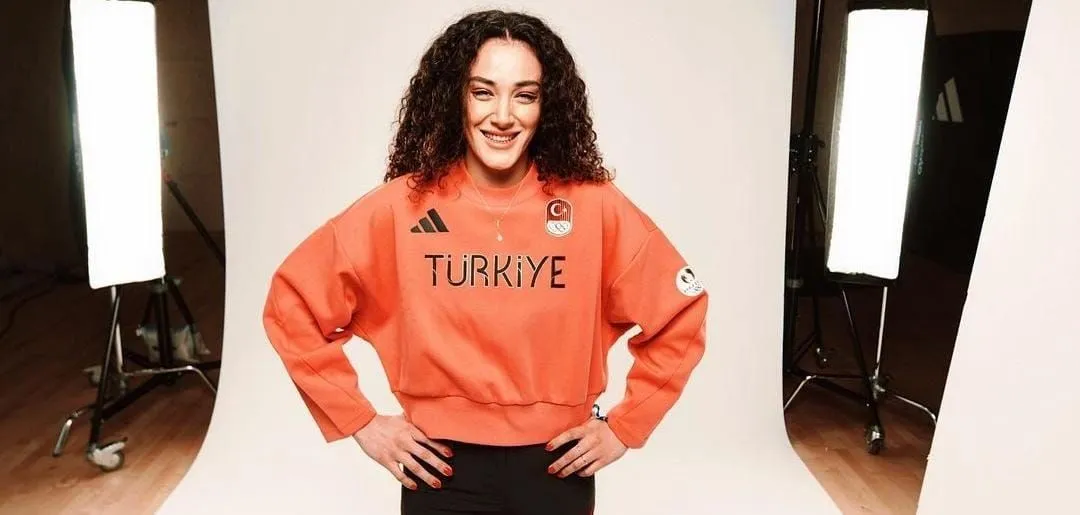 Neslihan Arın Paris Olimpiyatlarında ilk galibiyetini aldı! Badminton sporcusu Neslihan Arın kimdir?