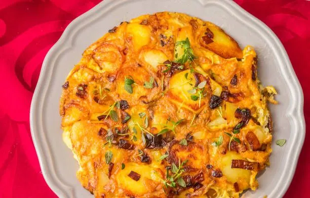 Masterchef tortilla de patatas (İspanyol omleti) tarifi! Masterchef İspanyol omletinin farkı nedir?