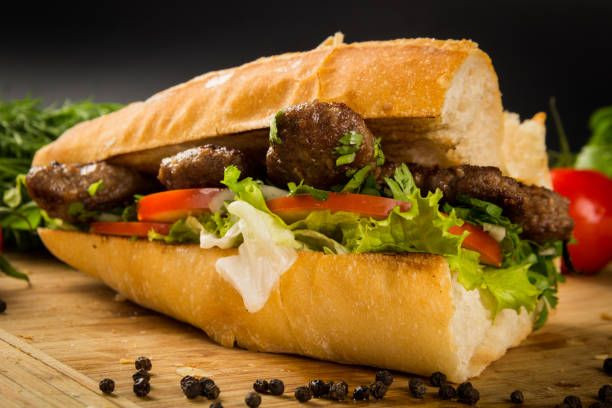 Masterchef ekmek arası köfte tarifi! Ekmek arası köfte nasıl yapılır? Ekmek ve köfte tarifi