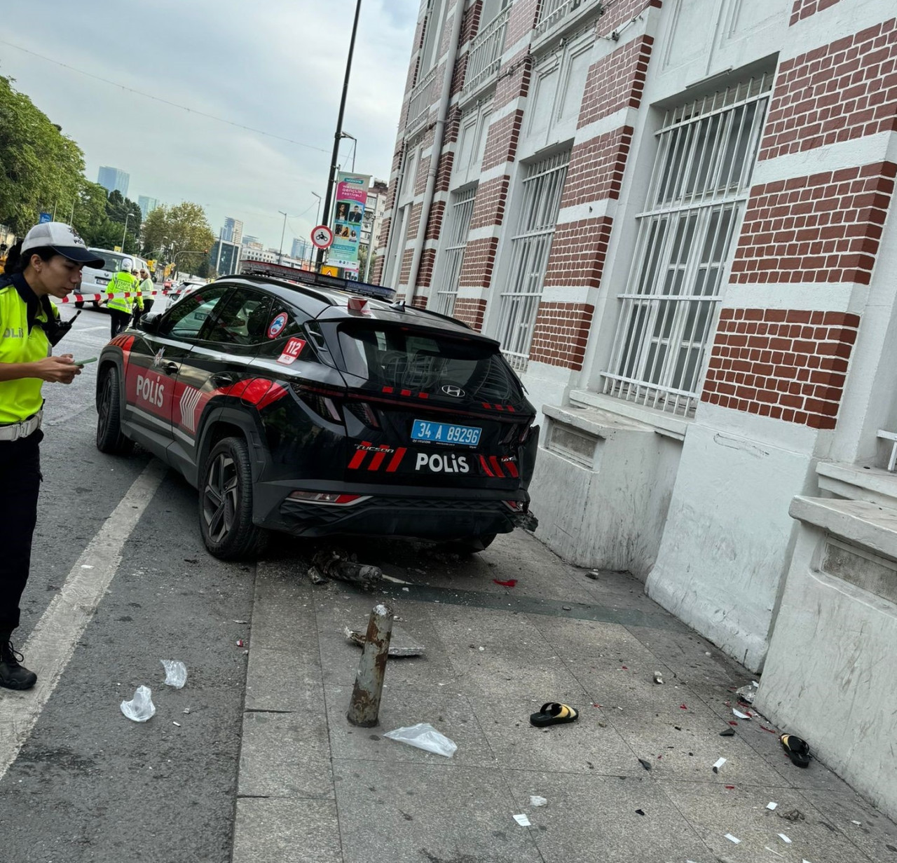 Şişli'de polis aracı kaldırımda yürüyenlere çarptı: 1 ölü - Ekonomim