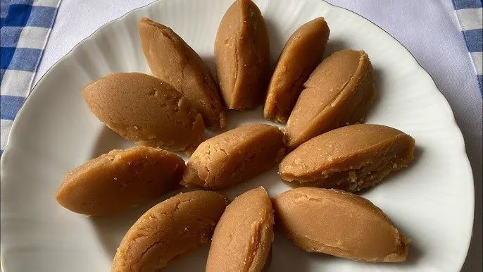 Aradığınız un helvası tarifi işte bu * Helva ipek gibi ve tam kıvamında olacak