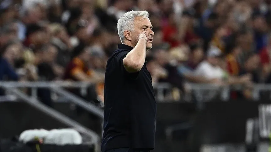 Mourinho kararını verdi: Dzeko, Galatasaray derbisinde forma giyecek mi?