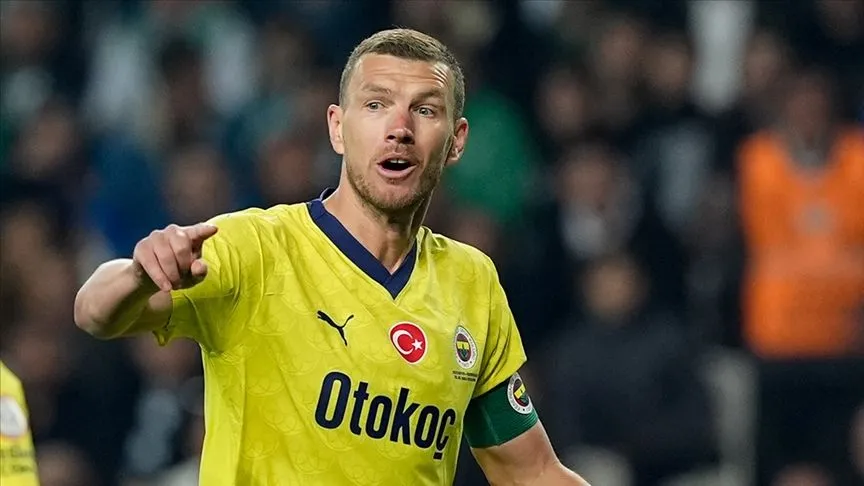 Mourinho kararını verdi: Dzeko, Galatasaray derbisinde forma giyecek mi?