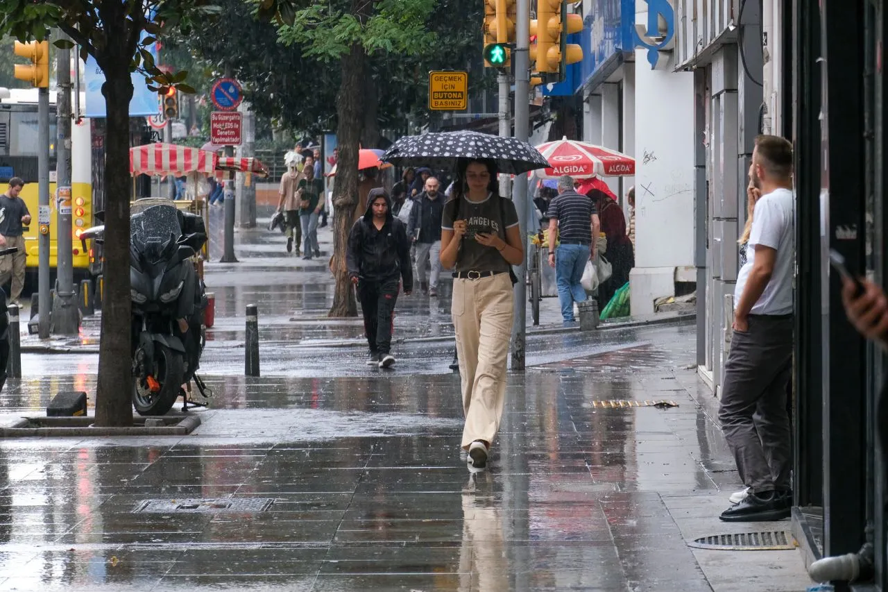 Meteorolojiden son hava raporu: Bugün yurt genelinde sıcaklıklar nasıl olacak?