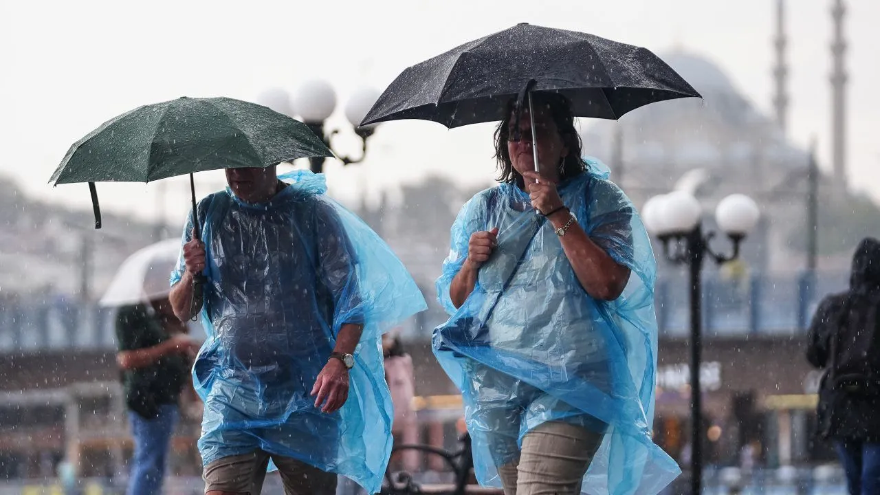 İstanbullular dikkat! Meteoroloji uyardı: Hava bir anda soğuyacak, sıcaklık 15 derece birden düşecek