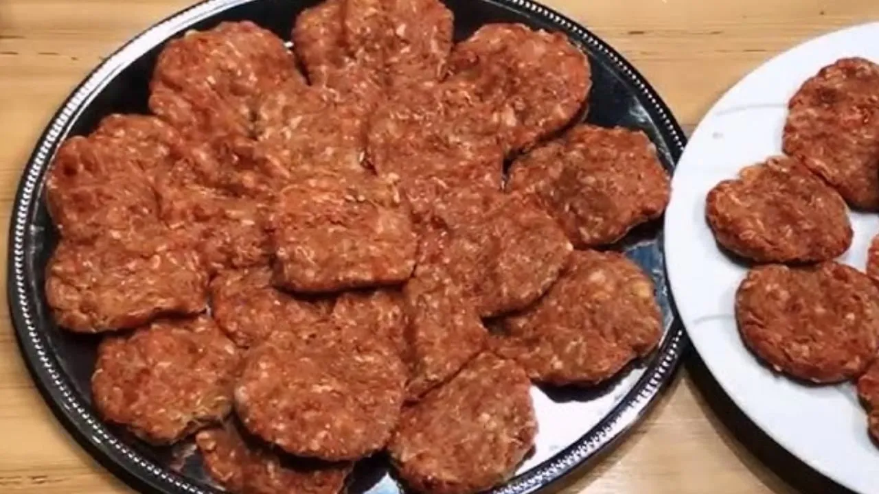 Çiftlik sahibi her şeyi anlattı: Yaban domuzu eti kullanıyorlar!