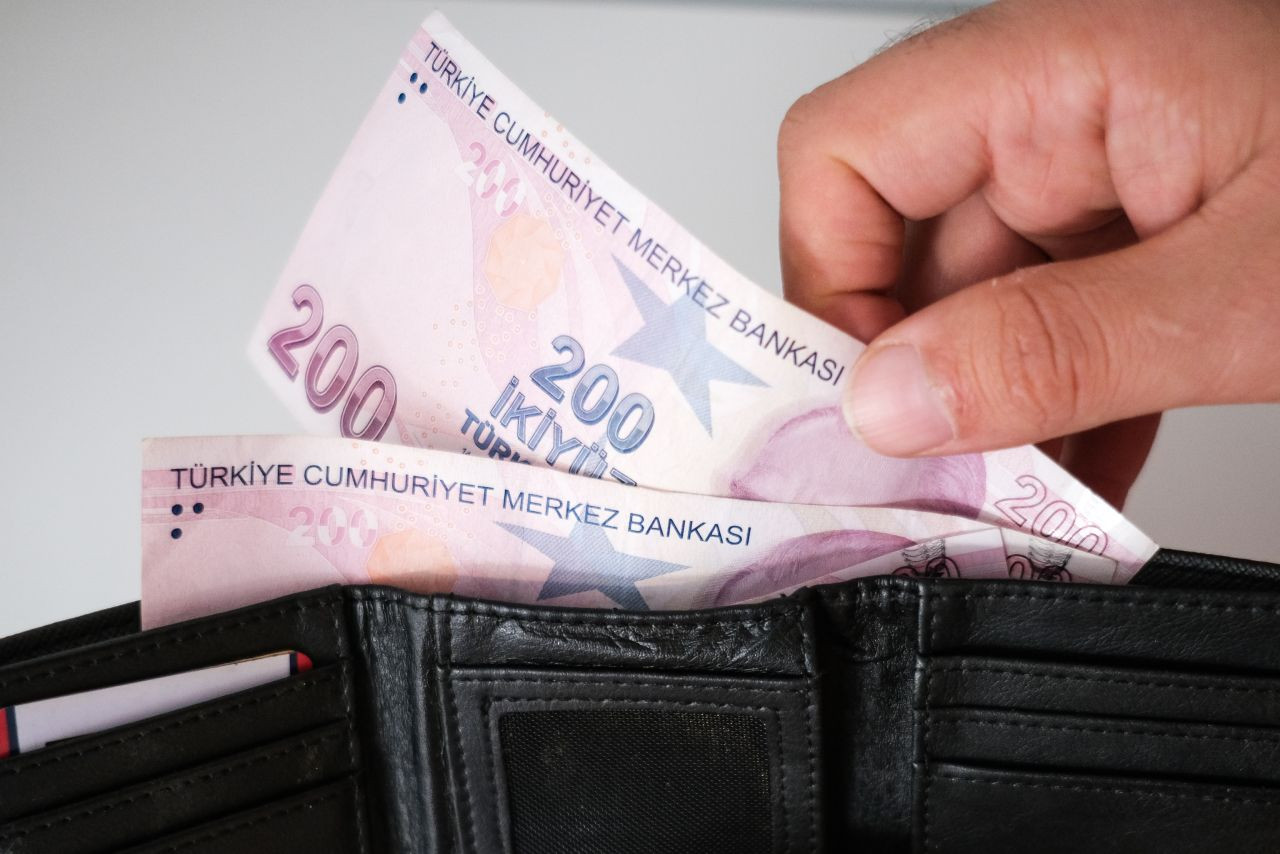 Asgari ücret ve emekli maaşı ne kadar zamlanacak? İşte masadaki oran...