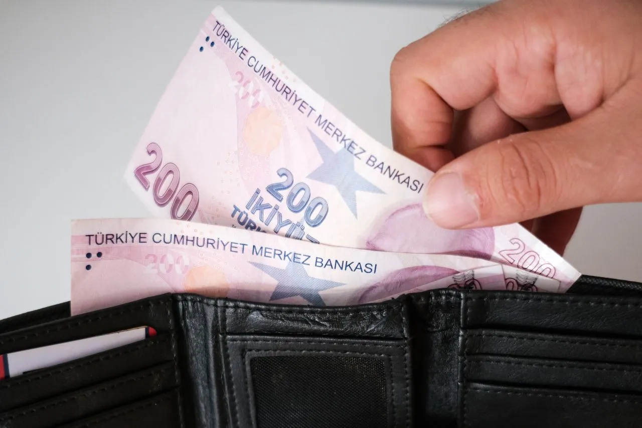 Asgari ücret ve emekli maaşı ne kadar zamlanacak? İşte masadaki oran...