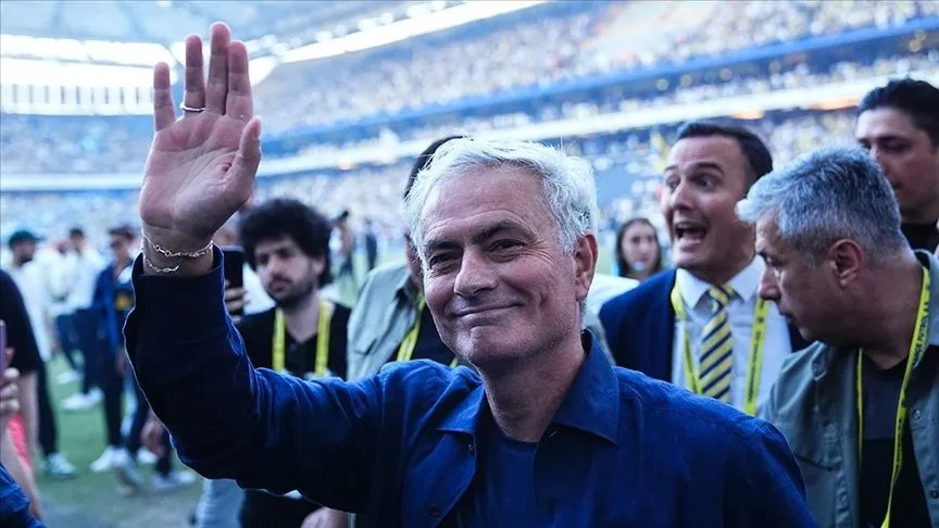 Jose Mourinho Fenerbahçe'den ayrılacak mı? İddialara yanıt verdi...