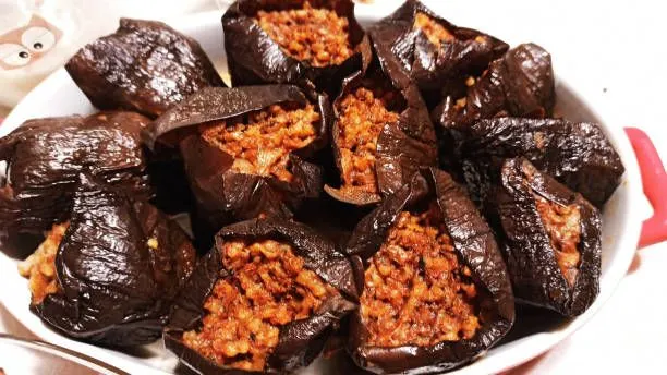 MasterChef ekşili, baharatlı kuru patlıcan dolması tarifi ve püf noktaları