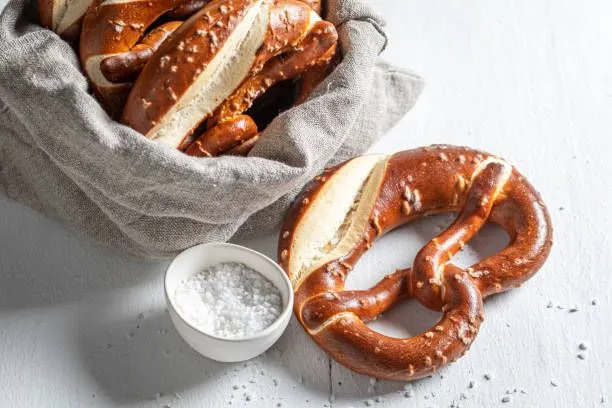 MasterChef brezeln mit obatzda (Alman simidi) tarifi! Brezeln mit obatzda nasıl yapılır?