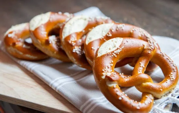 MasterChef brezeln mit obatzda (Alman simidi) tarifi! Brezeln mit obatzda nasıl yapılır?