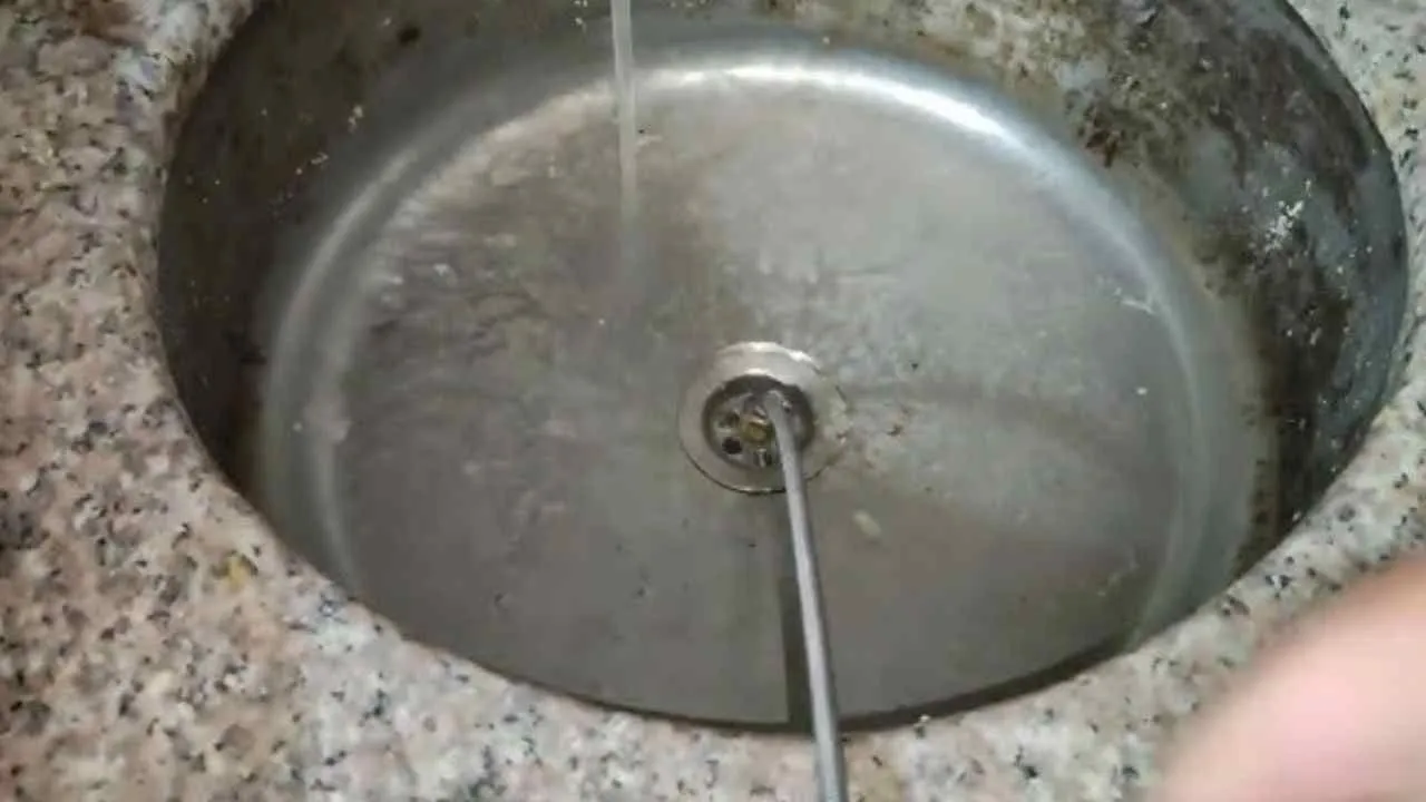 Karbonat ve sirkeyi unutturan karışım. Tıkanmış lavabolar anında açılacak