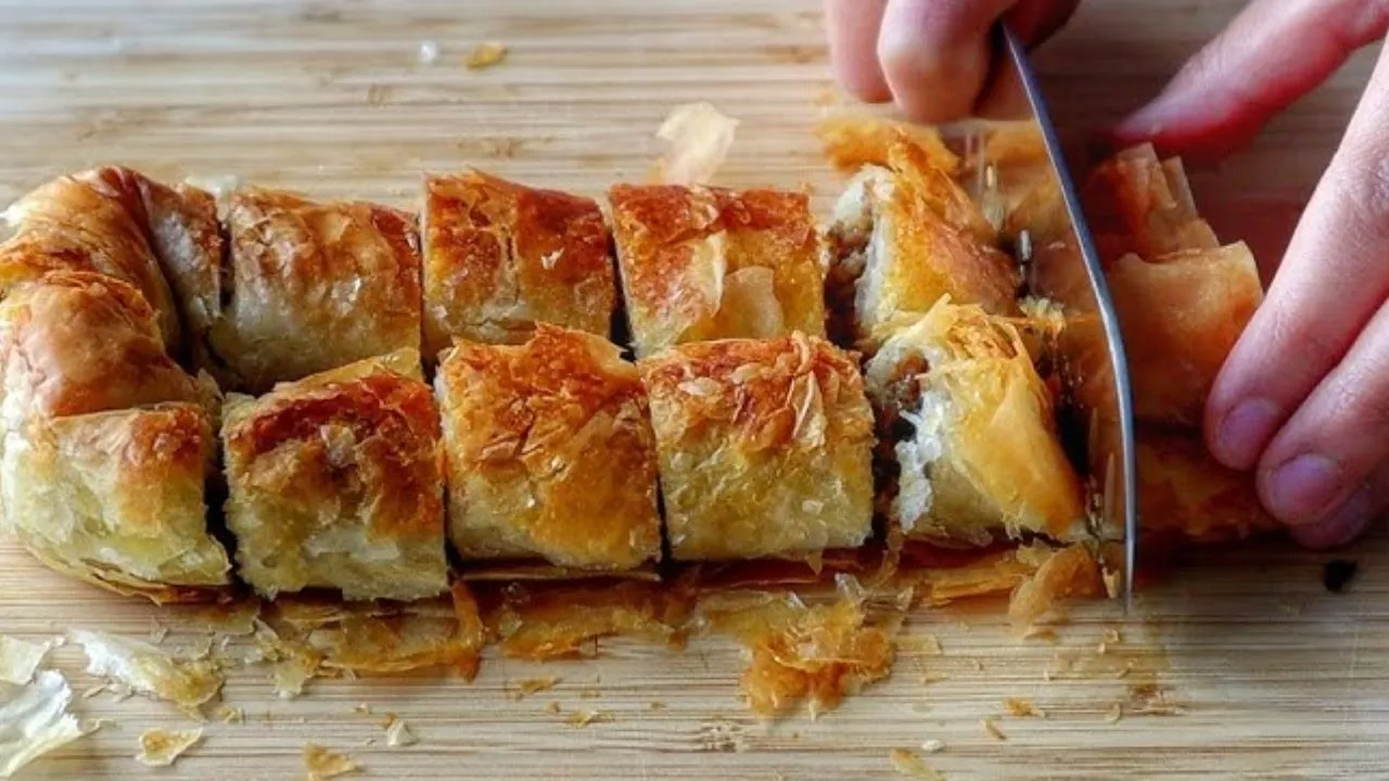 Ne sirke ne de maden suyu. Kıymalı böreğin çıtır çıtır olmasını sağlayan tek tüyo