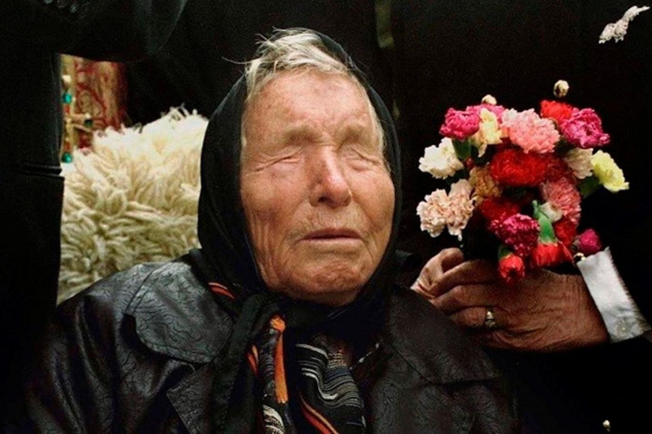 Dünya dışı yaşamla temas, insan organı üretimi... İşte Baba Vanga'nın 2025 yılı kehanetleri