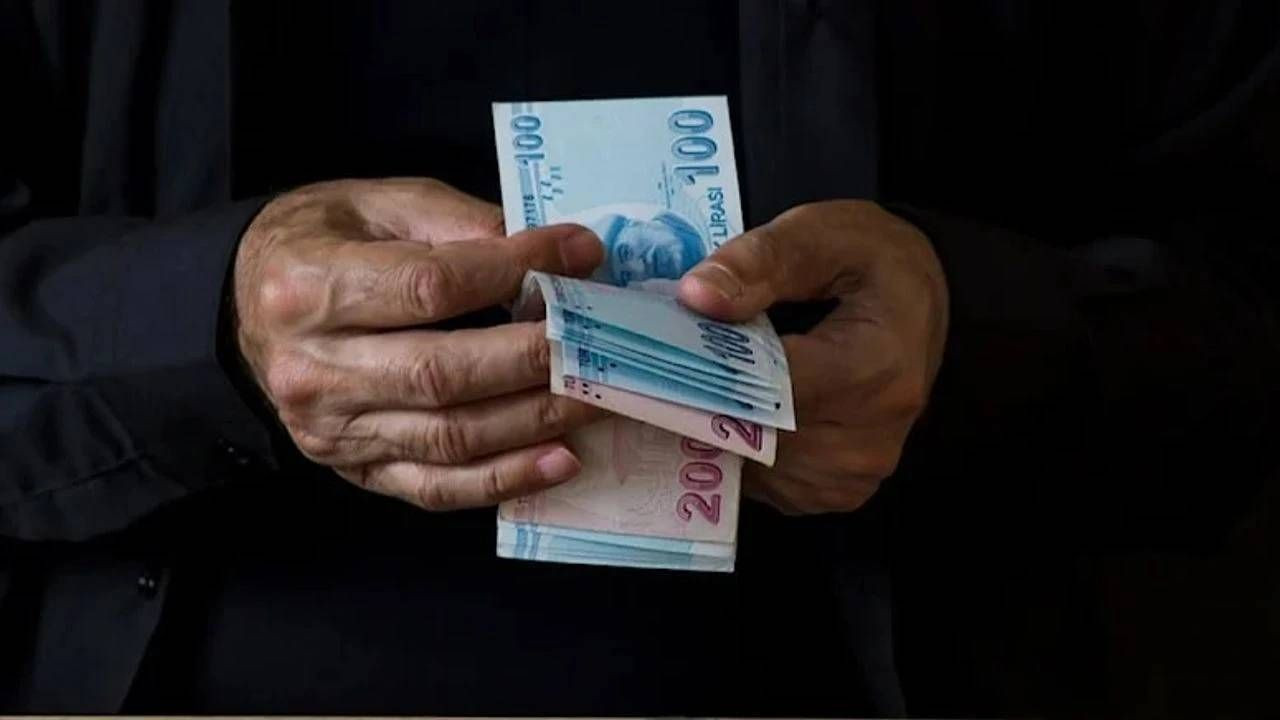En düşük memur ve en düşük memur emeklisi maaşı ne kadar oldu? İşte rakamlar...
