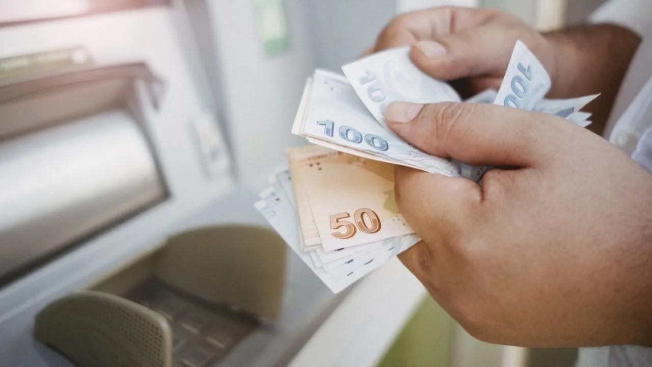 Ek zam ihtimali var mı? SGK Uzmanı Erdursun en düşük emekli maaşını değerlendirdi