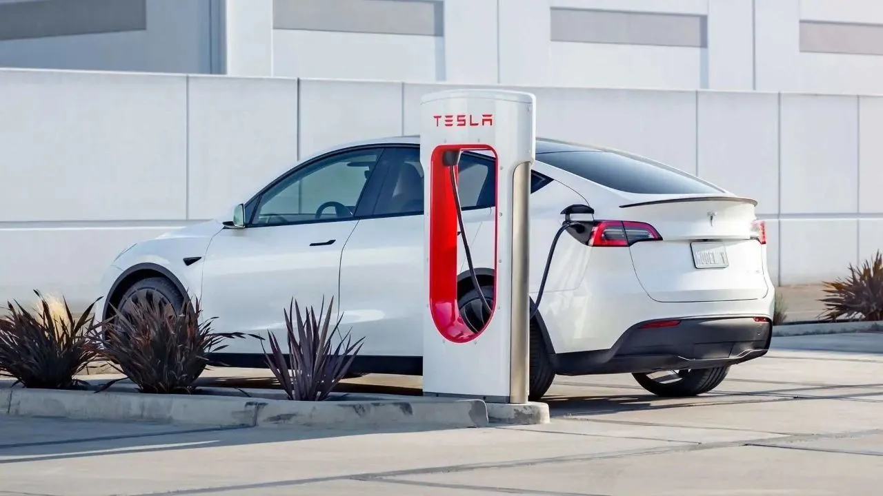 Türkiye ihtimalli yeni Tesla Model Y test görüntüleriyle sızdırıldı: Kamuflaj kalktı
