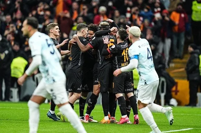 Galatasaray maçında sahadan çekilen Adana Demirspor ne ceza alacak?