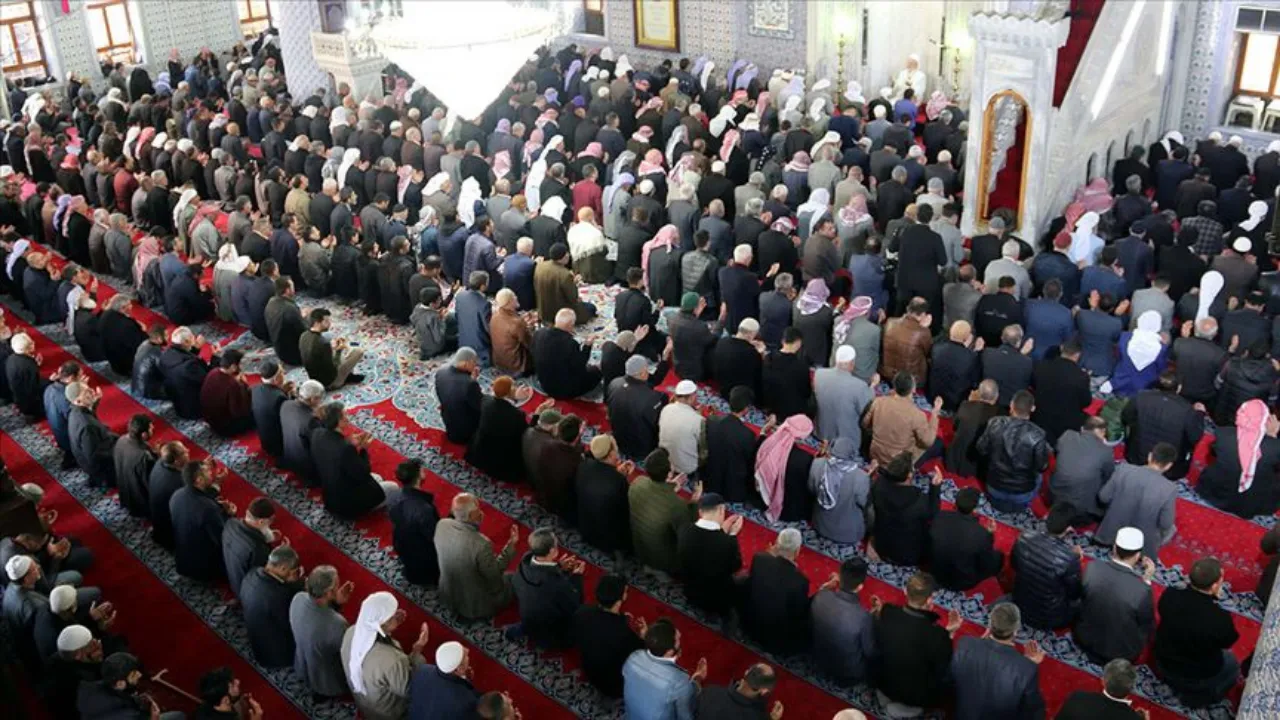 Bugün cuma namazı saat kaçta kılınacak? İl il 14 Şubat 2025 cuma namazı vakitleri