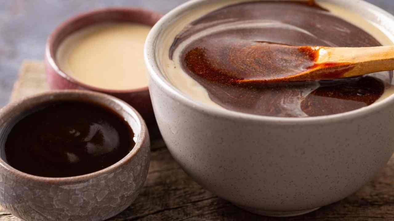 Tahin pekmezi karıştırarak yiyenler geçmiş olsun. Kaşık kaşık yiyen şimdi yandı