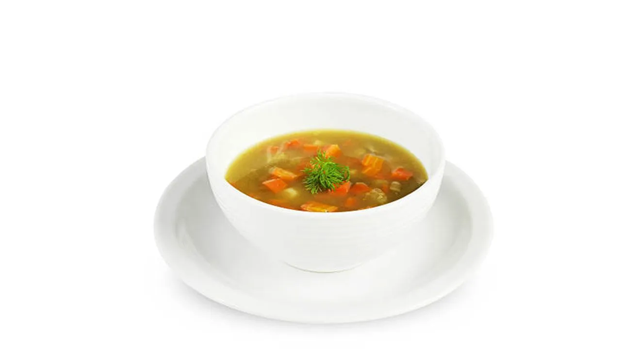 Bu da İtalyanların sebze çorbası: İşte, minestrone çorbası tarifi!