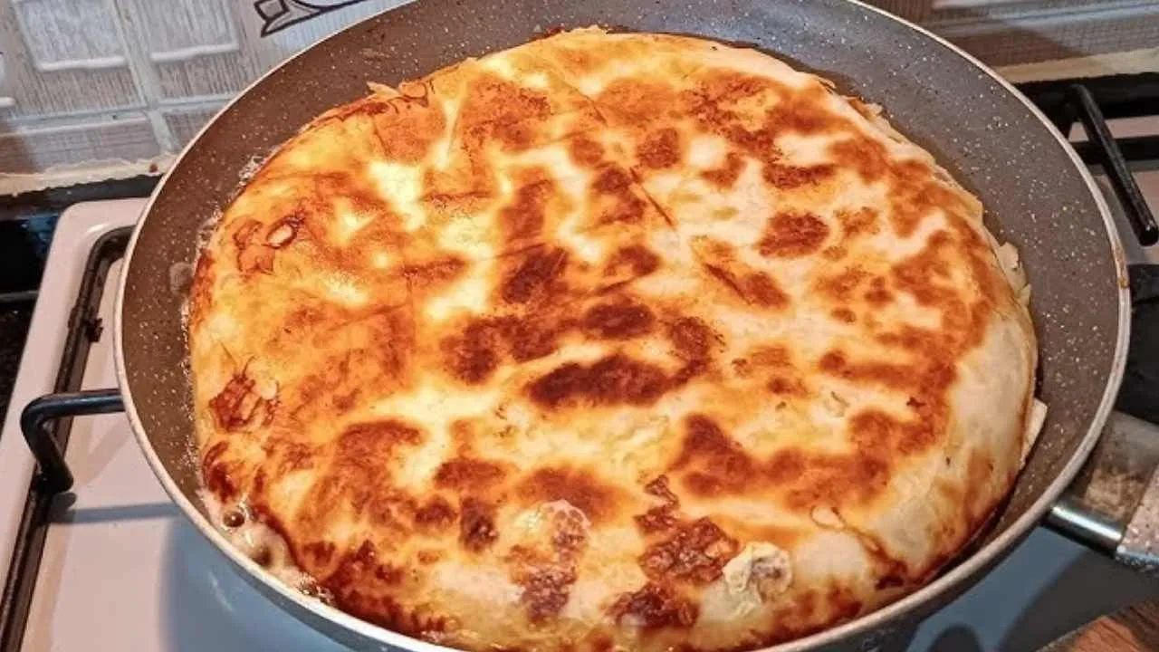 Sahura yalnızca beş dakika kala hazırlanan börek: 1 çay bardağı eklenince çıtır çıtır oluyormuş