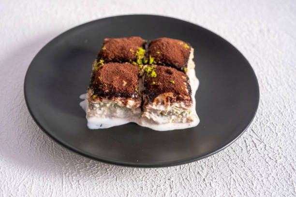 İftar sonrası hafif bir lezzet isteyenlere! Ustasından enfes soğuk baklava tarifi ve püf noktaları