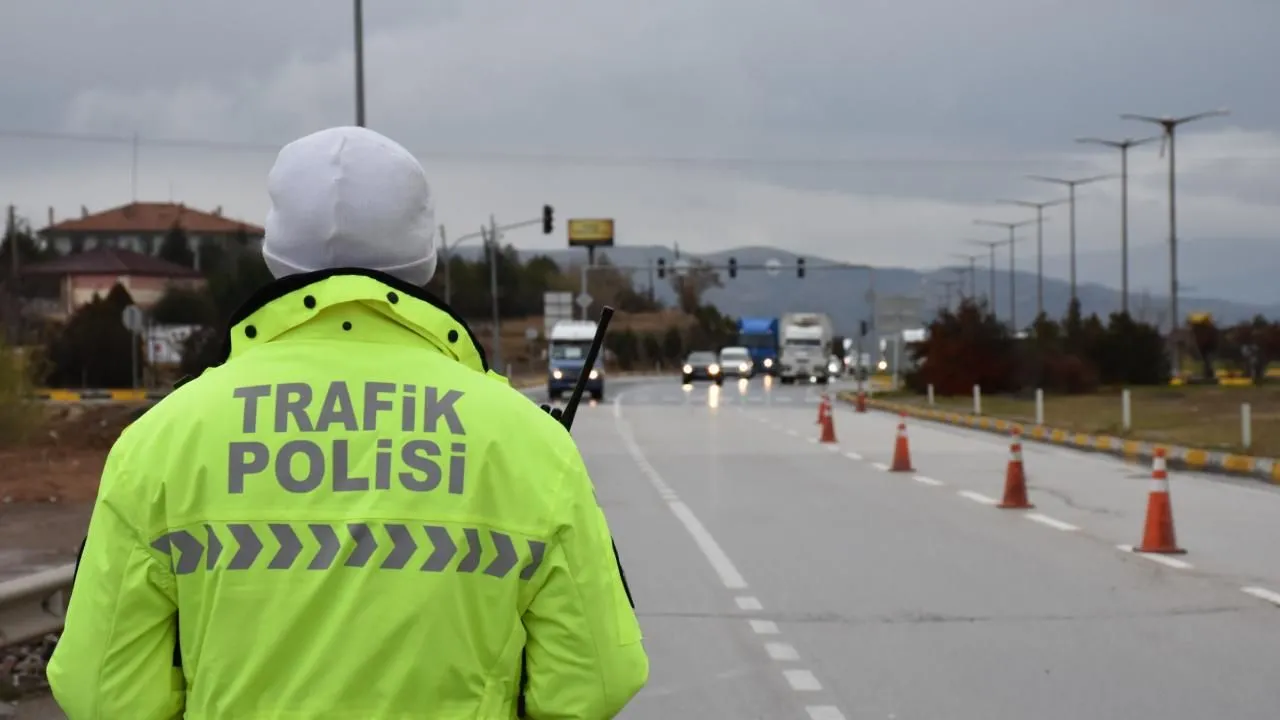 Trafikte yeni dönem! Meclis onayladı: Cezalar 250 bin TL’ye kadar çıkıyor
