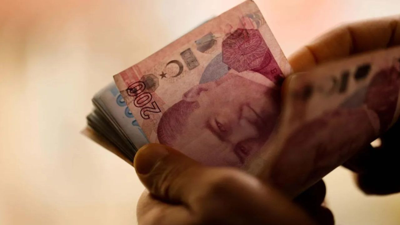 Emekli bayram ikramiyesi 4 bin TL oldu: Farklar ne zaman yatacak?