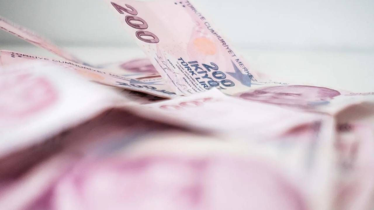 Emekli bayram ikramiyesi 4 bin TL oldu: Farklar ne zaman yatacak?