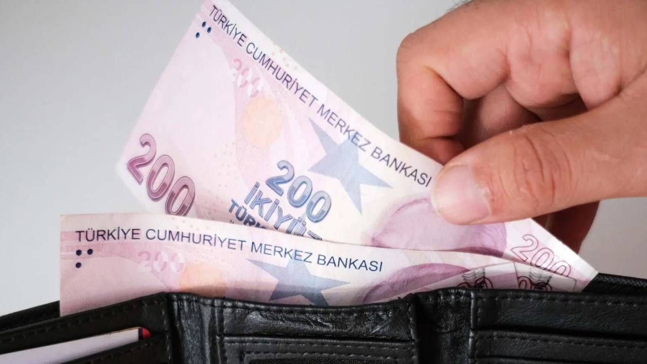 Emekli bayram ikramiyesi 4 bin TL oldu: Farklar ne zaman yatacak?