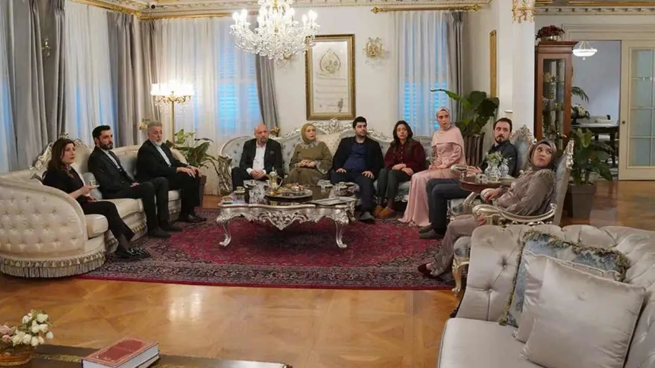 Fenomen dizi Kızılcık Şerbeti'nde final tarihi netleşti! 30 Mayıs'ta veda ediyor