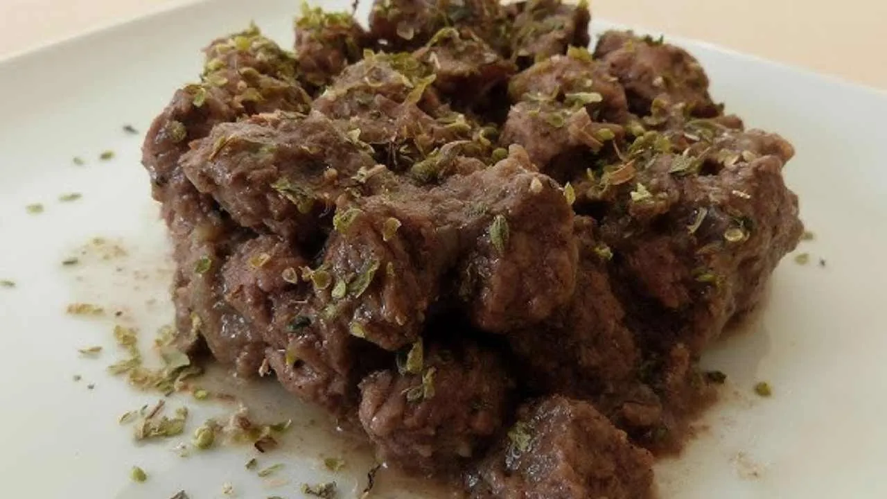 Eti pamuk gibi yapan şef önerisi. Tencereye 1 kaşık kadar eklemek yetiyor
