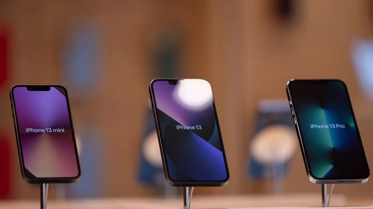 Türkiye'de iPhone fiyatı 150 bin TL'yi aşabilir! Apple’a Donald Trump neşteri; dev zam kapıda